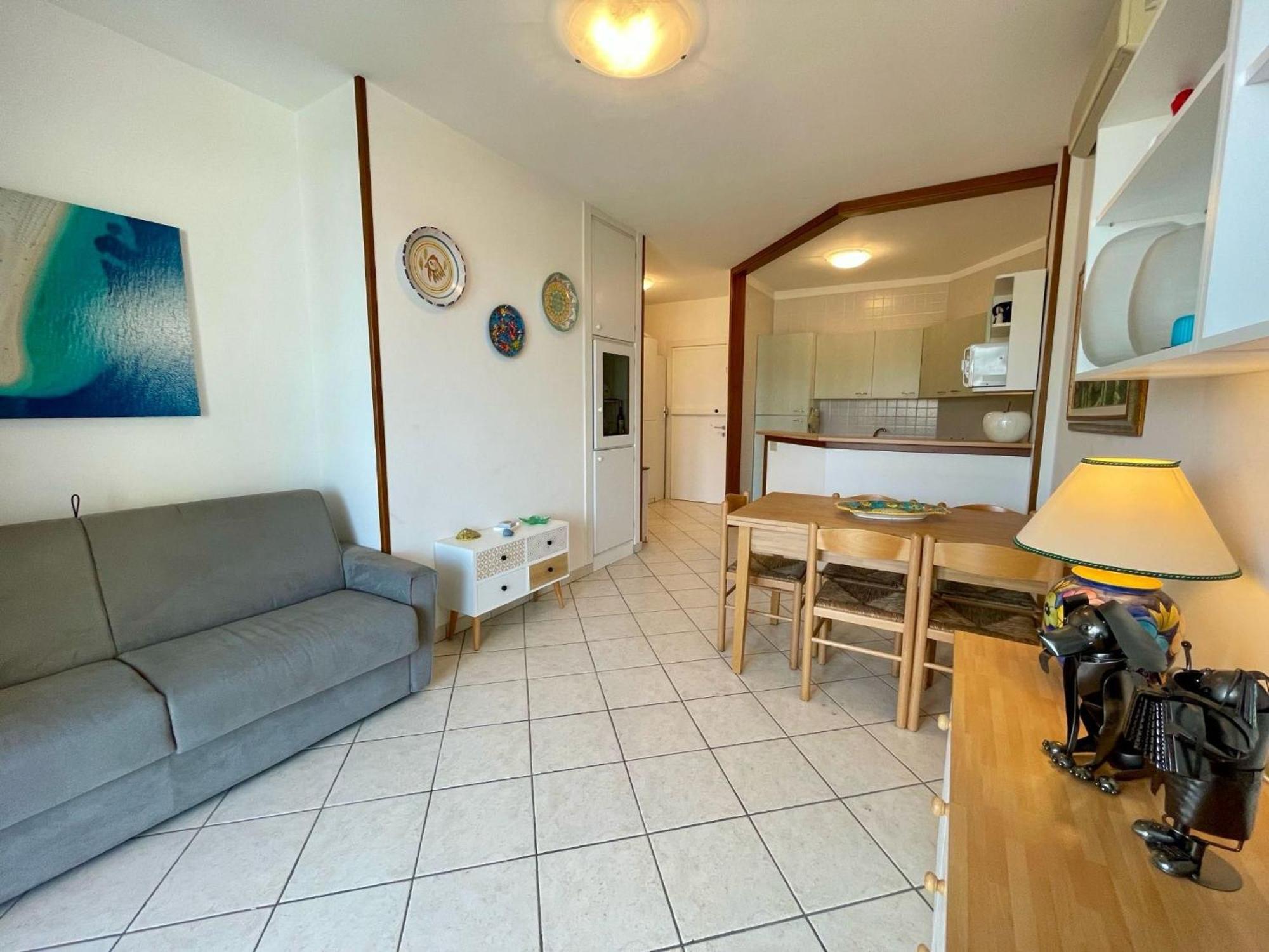 Bright Apartment With Pool بورتو سانتا مارغريتا دي كاورل المظهر الخارجي الصورة