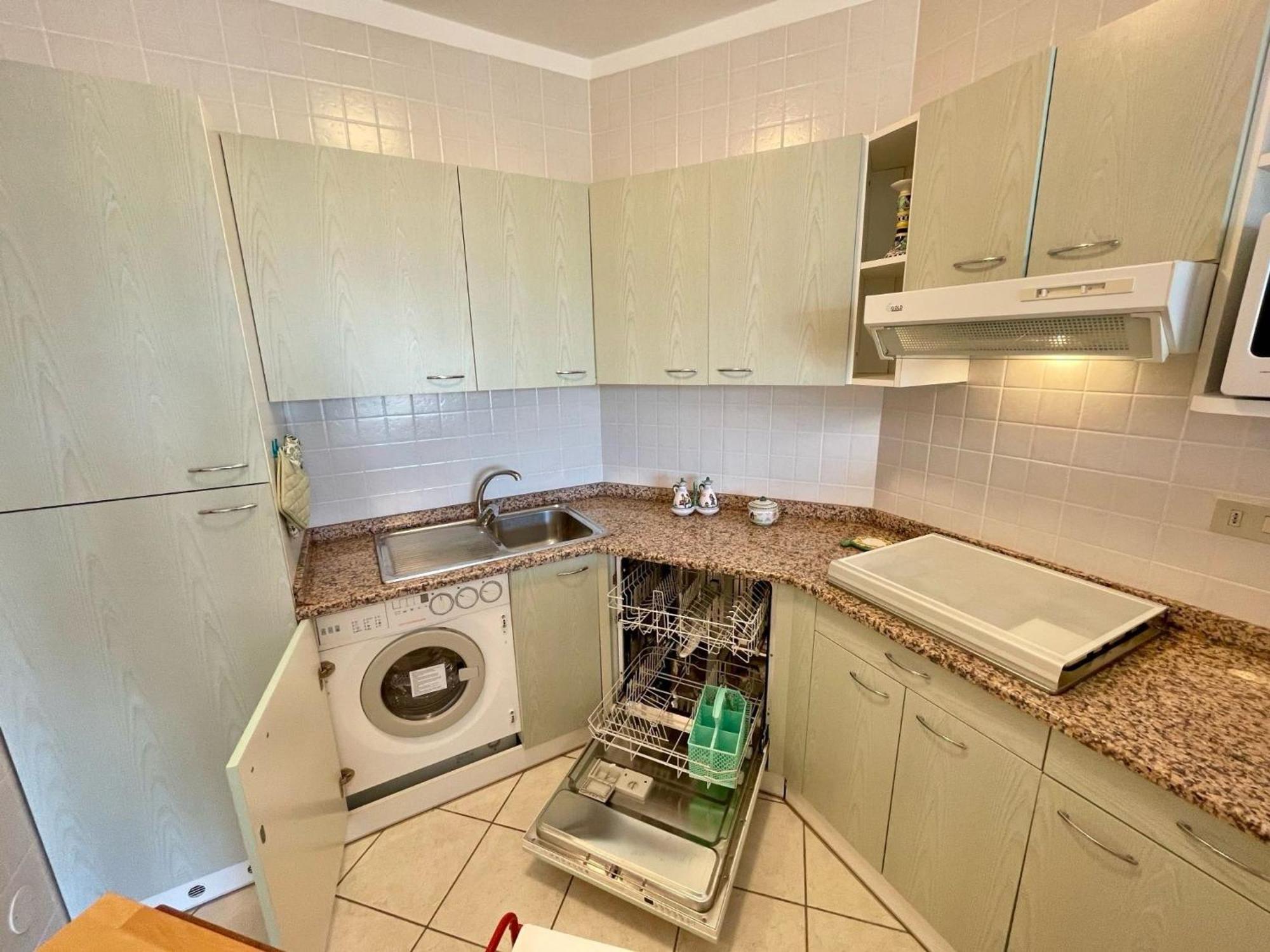 Bright Apartment With Pool بورتو سانتا مارغريتا دي كاورل المظهر الخارجي الصورة