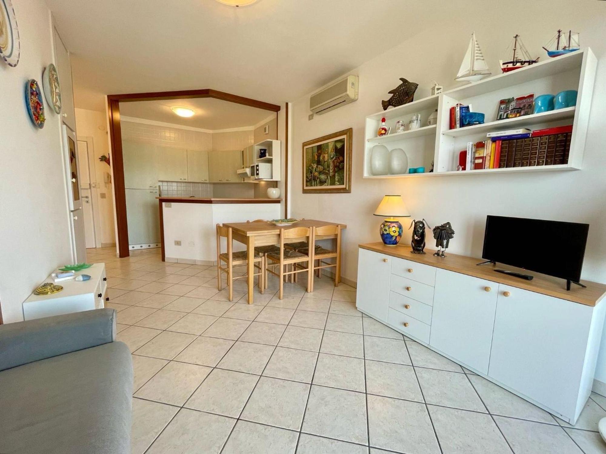 Bright Apartment With Pool بورتو سانتا مارغريتا دي كاورل المظهر الخارجي الصورة