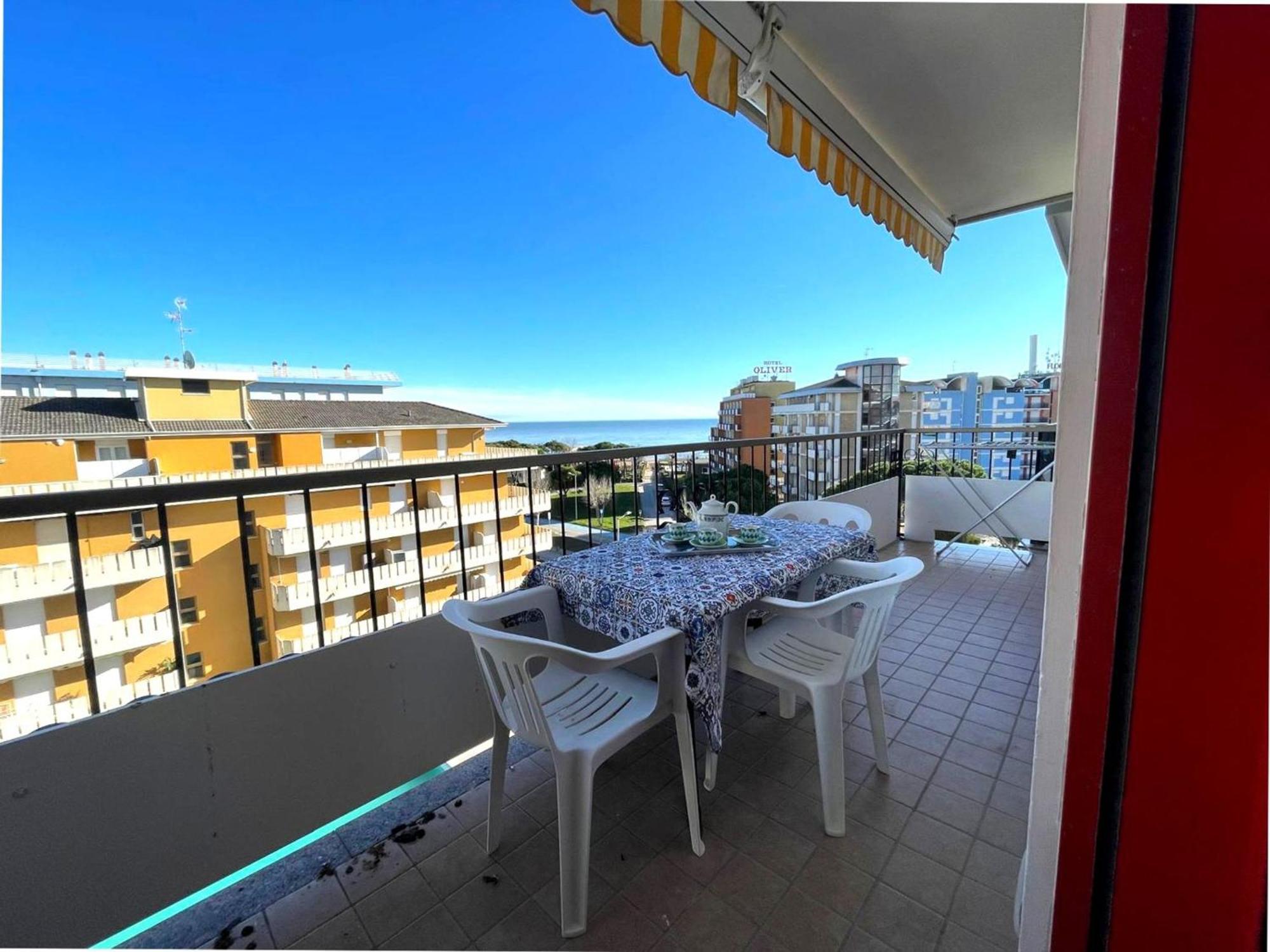 Bright Apartment With Pool بورتو سانتا مارغريتا دي كاورل المظهر الخارجي الصورة